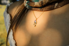 Load image into Gallery viewer, Dripping Diamond
