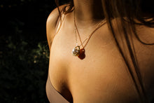 Load image into Gallery viewer, Solitaire Pearl Round Necklace
