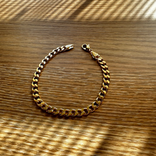 Load image into Gallery viewer, Cuban Link Bracelet
