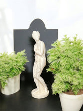 Load image into Gallery viewer, Bathing Venus (Venus Italica)
