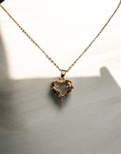 Load image into Gallery viewer, Melt Your Heart Necklace
