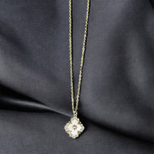 Load image into Gallery viewer, White Flower Shell Pearl
