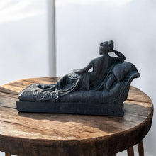 Load image into Gallery viewer, Venus Victrix (&quot;Venus Victorious&quot;)
