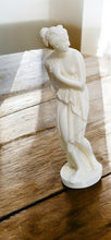 Load image into Gallery viewer, Bathing Venus (Venus Italica)
